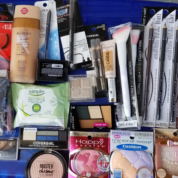 COVERGIRL Other - 🔥SALE!🔥MEGA MAKE UP DEAL!!Brand NEW!